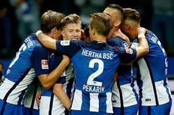 爱游戏官方登录入口-柏林赫塔险胜，中游位置稳固