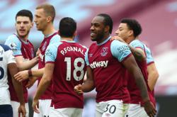 爱游戏官网-包含伯恩茅斯全队合力防守，客场逼平前四对手斩获分数的词条