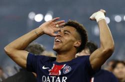 爱游戏体育网站-包含巴黎圣日耳曼豪取横扫胜利，稳步领跑的词条