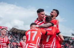 爱游戏网页版登录入口-关于巴拉多利德艰难取胜！球队庆祝胜利时刻的信息