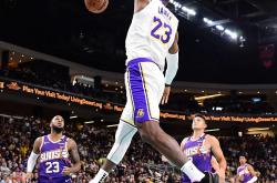 爱游戏-湖人逆转热火，詹皇砍下25+10