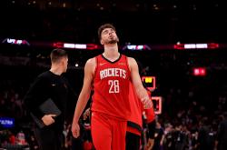 爱游戏官网-球员在比赛中误失绝佳得分机会