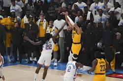 爱游戏亚洲官网-步行者队的团队默契得到了加强