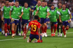 爱游戏-包含波兰击败摩尔多瓦，成功挺进欧洲杯正赛的词条