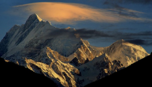 越南雄心：足球梦燃动东南亚，半决赛荣光为谁而歌