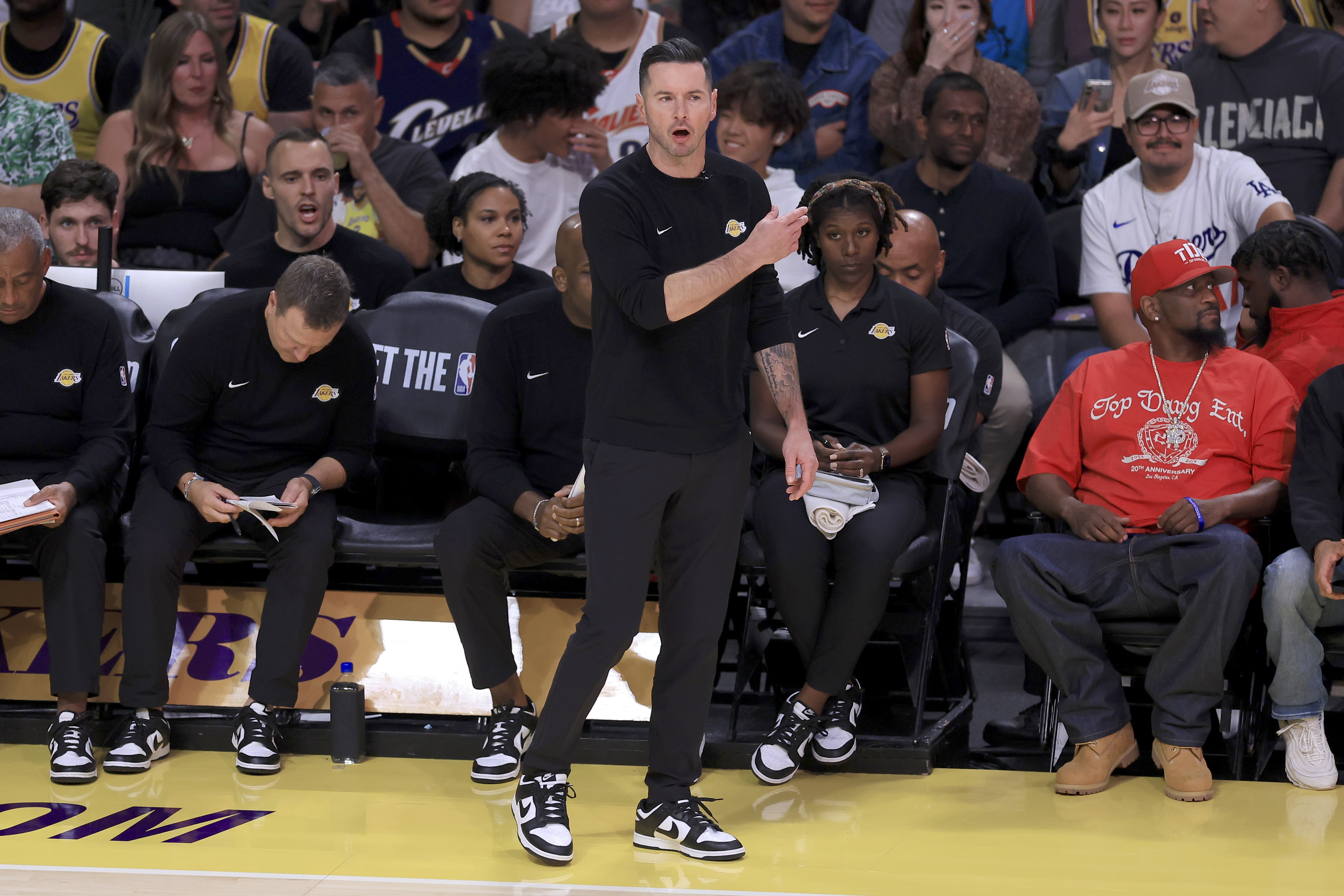 国王击败湖人,取得重要胜利 国王击败湖人,取得重要胜利