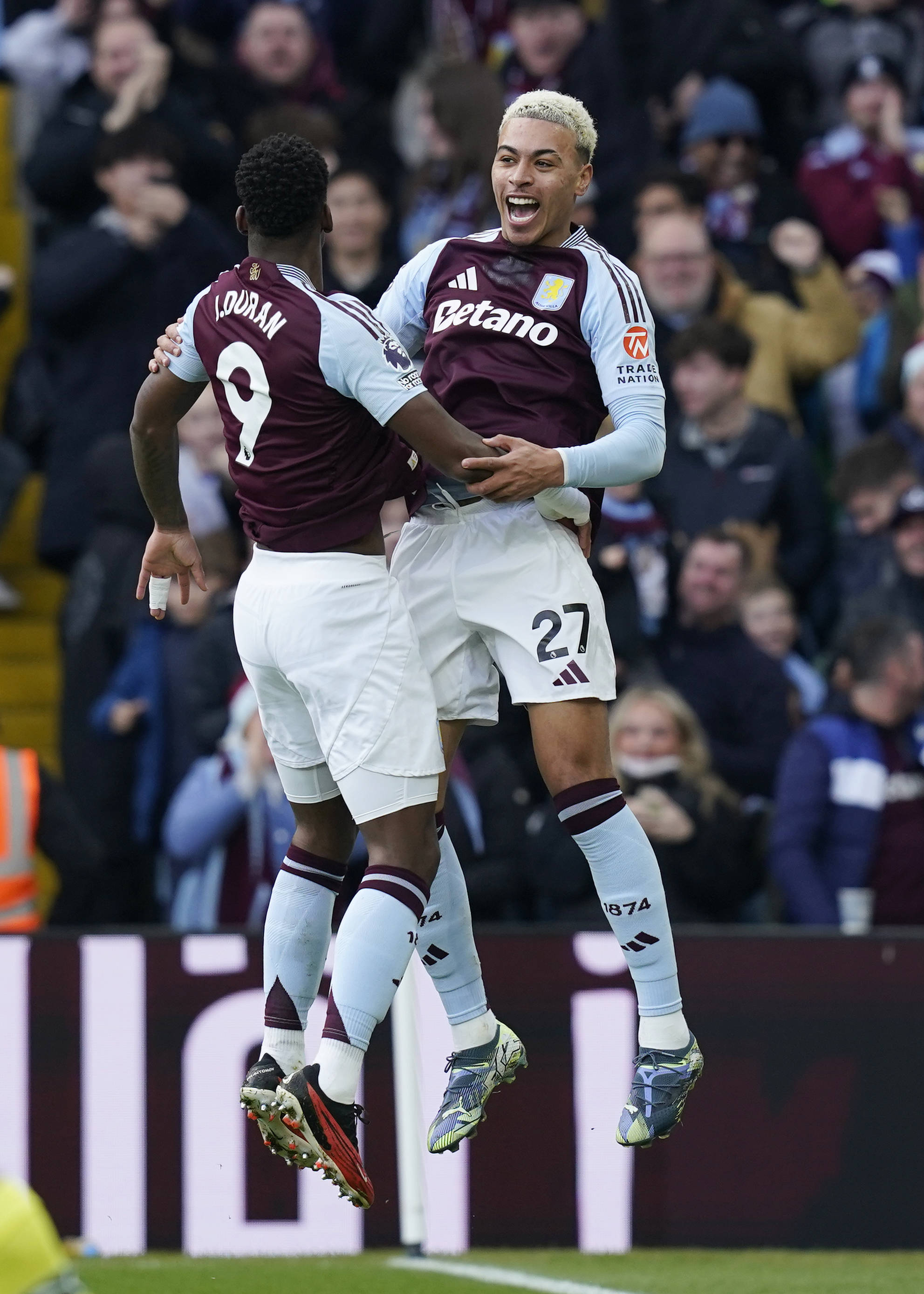 波特维尔在英超联赛中遭遇挑战 波特维尔在英超联赛中遭遇挑战