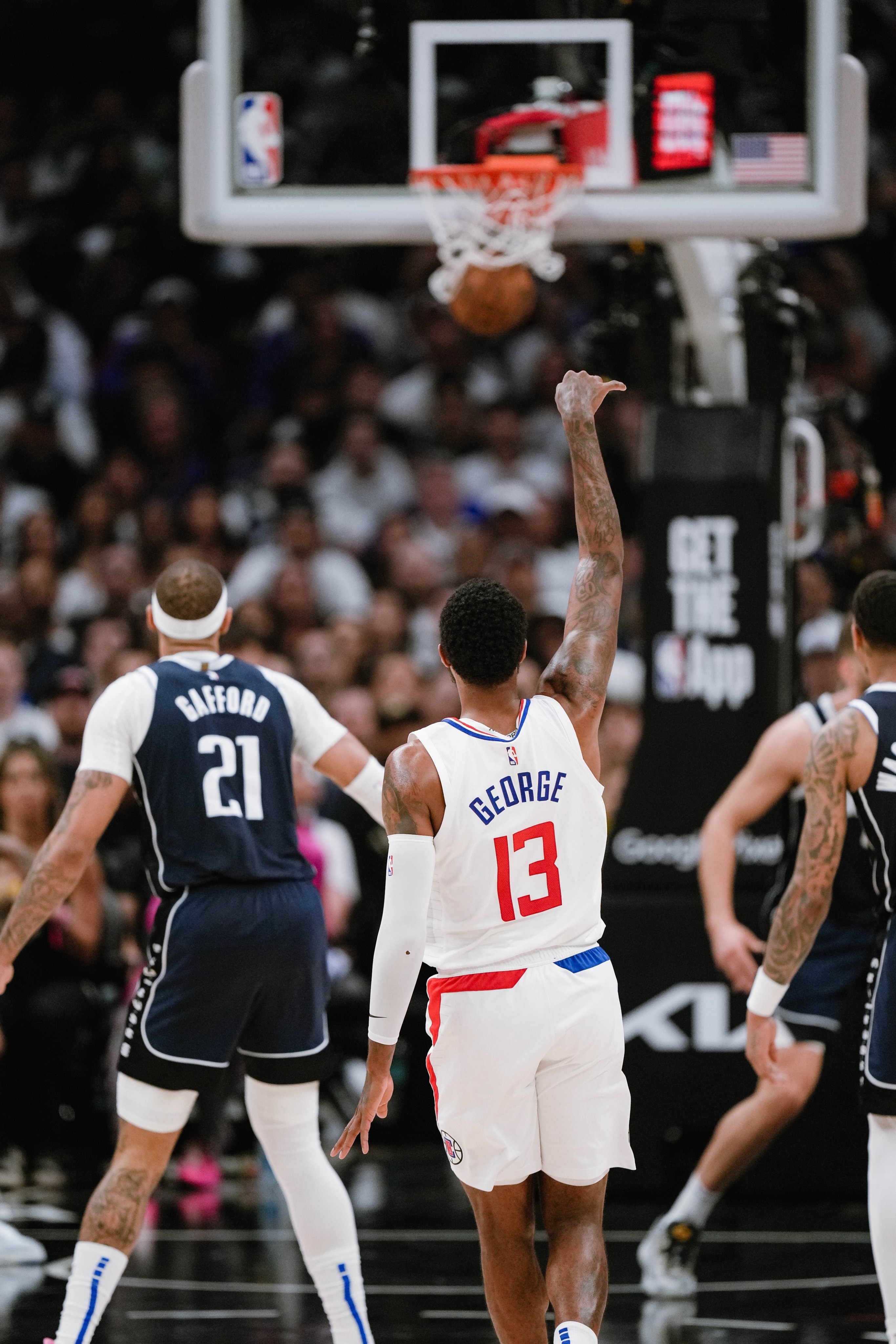 包含独行侠球员联手突围，力争晋级季后赛！的词条